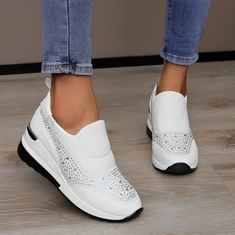 Amalie - Moderne Høje Slip-On Sneakers Med Perler til Dame | Perfekt til udendørs aktiviteter